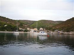 Porat Komiza - ön Vis Plaža
