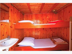 Cabin-Croatia-cruise