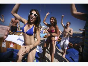 Party-Croatia-gulet-cruise