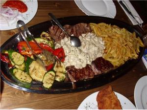 Meat-and-veggies-cruise-food