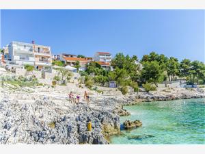 Appartements Nives Dalmatie, Superficie 50,00 m2, Distance (vol d'oiseau) jusque la mer 20 m, Distance (vol d'oiseau) jusqu'au centre ville 700 m