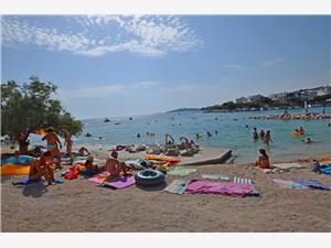 Smještaj uz more Rivijera Šibenik,RezervirajMatijaOd 185 €
