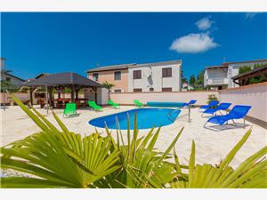 Namestitev z bazenom Riviera Zadar,RezervirajKraljOd 142 €