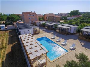 Apartmaji Medanic Privlaka (Zadar), Kvadratura 43,00 m2, Namestitev z bazenom, Oddaljenost od morja 50 m
