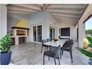 Villa Dream Premantura, Size 280.00 m2, Accommodation with pool, Airline distance to town centre 200 m