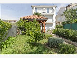 Rum Šibeniks Riviera,BokaIlijaFrån 724 SEK