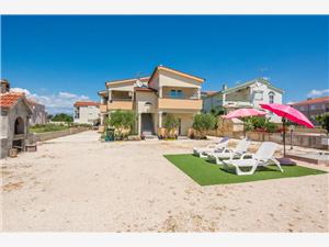 Apartment Zadar riviera,BookUjakovicFrom 158 €