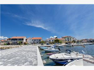 Appartement Danica Sukosan (Zadar), Kwadratuur 120,00 m2, Lucht afstand tot de zee 10 m, Lucht afstand naar het centrum 50 m
