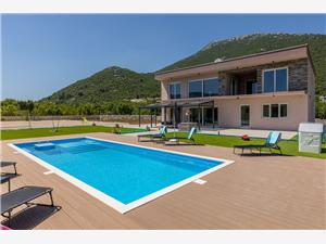 Vila Zorica Split in Riviera Trogir, Hiša na samem, Kvadratura 220,00 m2, Namestitev z bazenom