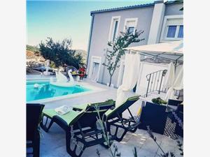 Privatunterkunft mit Pool Riviera von Split und Trogir,BuchenNaniAb 200 €