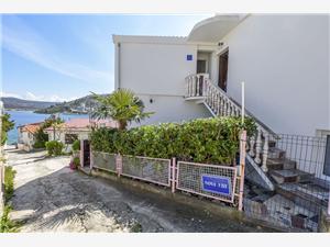 Smještaj uz more Rivijera Šibenik,RezervirajSopicOd 110 €