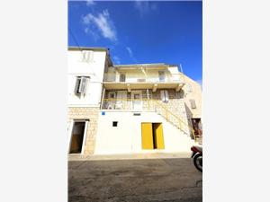 Apartmaji Mat Vis - otok Vis, Kvadratura 32,00 m2, Oddaljenost od centra 150 m