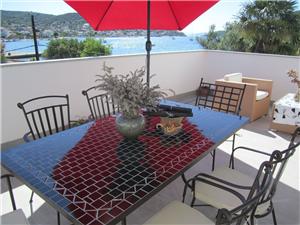 Smještaj uz more Split i Trogir rivijera,RezervirajDeniOd 125 €