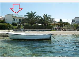 Maison Igor Rogoznica, Superficie 65,00 m2, Distance (vol d'oiseau) jusque la mer 10 m