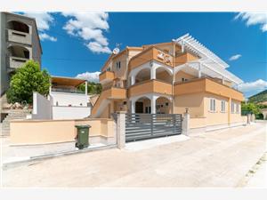 Apartma Split in Riviera Trogir,Rezerviraj3Od 161 €