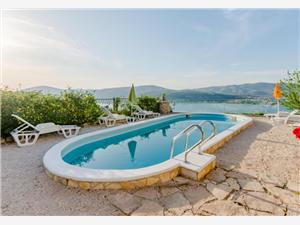 Privatunterkunft mit Pool Riviera von Split und Trogir,BuchenLjuboAb 250 €