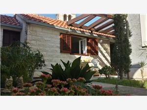 Appartement Midden Dalmatische eilanden,ReserverenIviVanaf 97 €