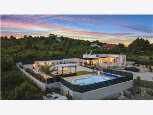 Villa Veronica Bilice, Afgelegen huis, Kwadratuur 155,00 m2, Accommodatie met zwembad