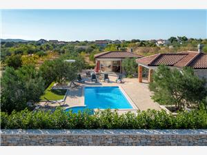 Namestitev z bazenom Riviera Šibenik,RezervirajLunisOd 366 €