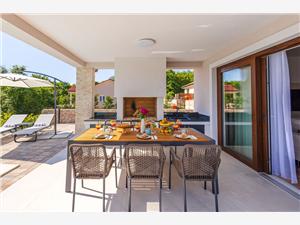 Villa Navis Kvarner, Superficie 160,00 m2, Hébergement avec piscine, Distance (vol d'oiseau) jusqu'au centre ville 850 m